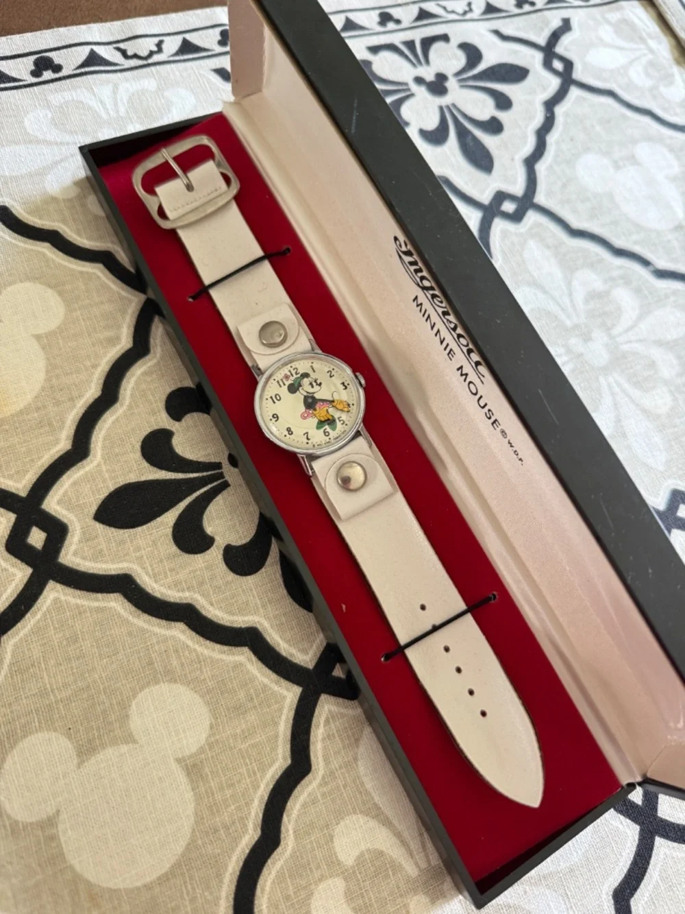 INGERSOLL MINNIE MOUSE WATCH.  W.D.P  NEW IN BOX